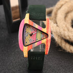 R&B | Farbige Dreieck Bamboo Wood Uhr