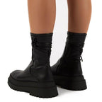 Lässige rutschfeste stiefel