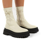 Lässige rutschfeste stiefel