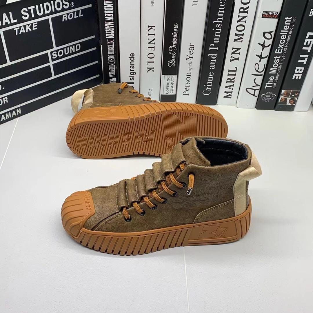 EB | Hohe Schnürstiefel im britischen Stil