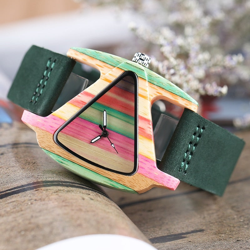 R&B | Farbige Dreieck Bamboo Wood Uhr