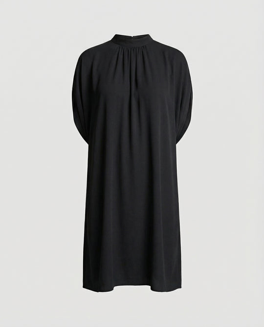 Modernes Damenkleid mit Fledermausärmeln