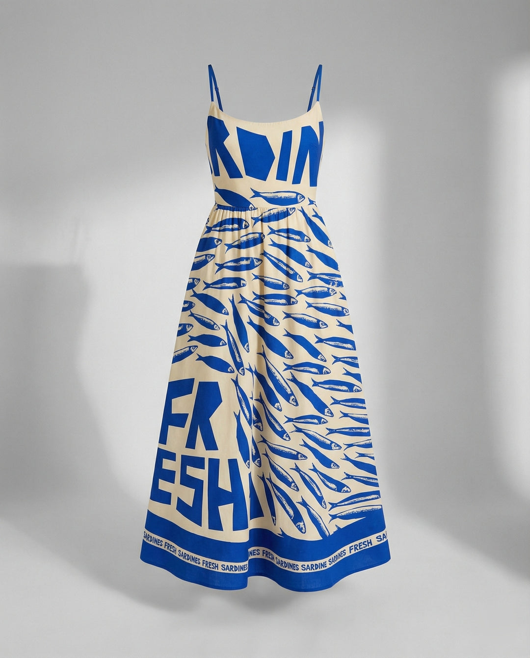 R&B | Einfarbiges Kleid mit U-Ausschnitt und Strapsen