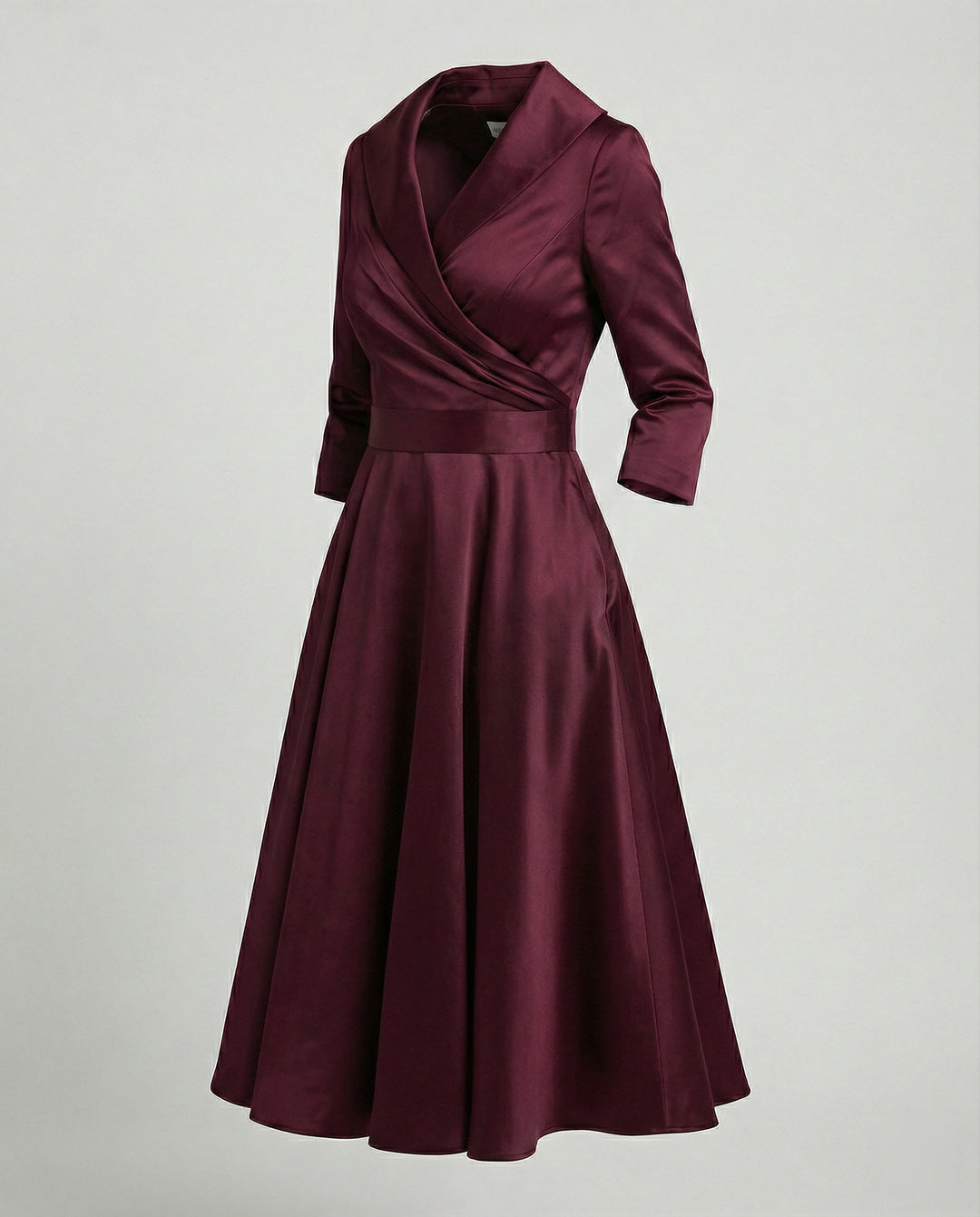 Elegantes Wickelkleid mit breitem Kragen