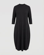 R&B | Einfarbiges Kleid mit Rundhalsausschnitt und Tasche