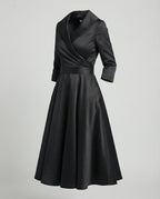 Elegantes Wickelkleid mit breitem Kragen