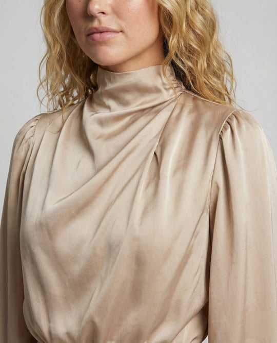 Product 15560983970122 - close_up_detail