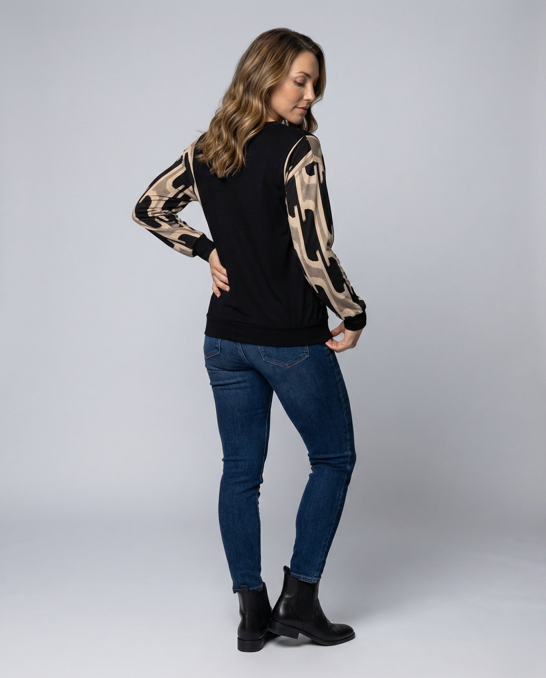 Product 15579286569290 - back_view