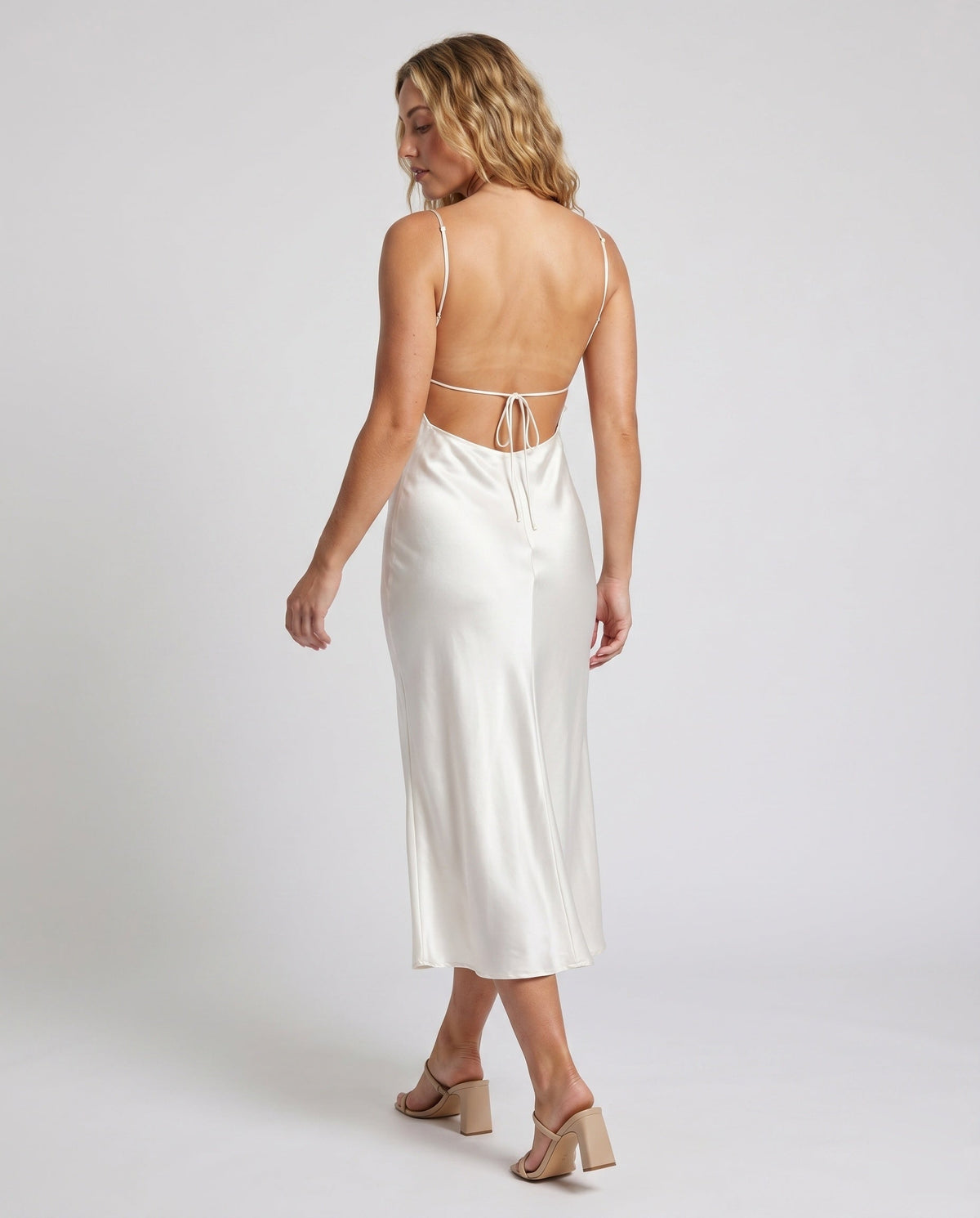 Product 15606906847562 - back_view