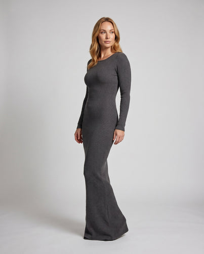 Damen elegantes Strick-Maxikleid mit schmalem Schnitt und langen Ärmeln