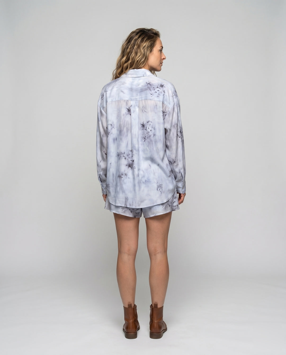Product 15616796885322 - back_view
