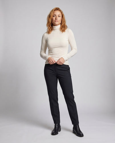 Damen nan schlankes Feinstrick-Rollkragenoberteil mit taillierter Silhouette