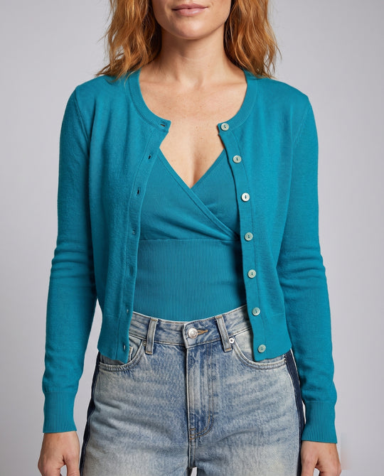 Product 15627230085450 - close_up_detail