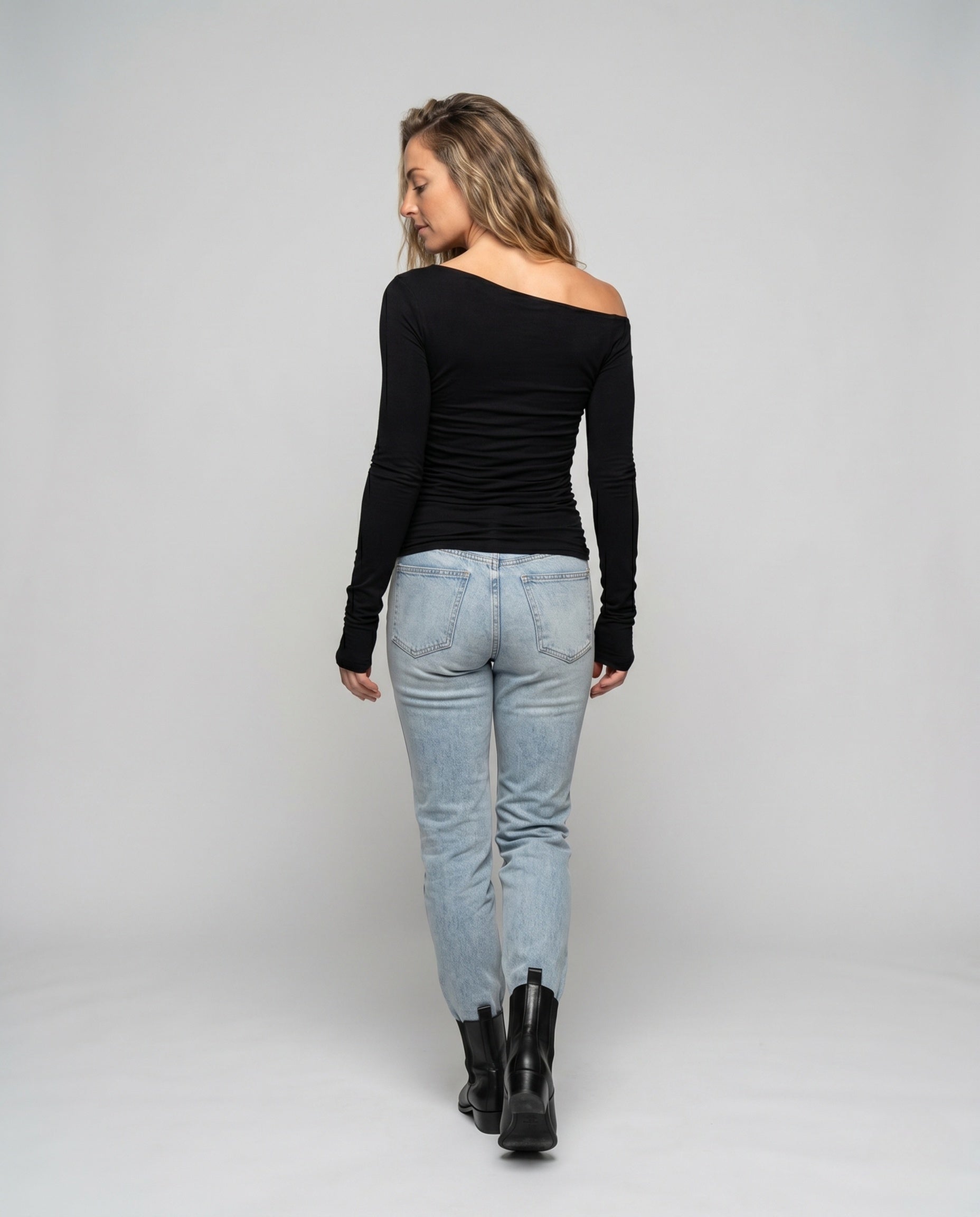 Product 15659619156298 - back_view