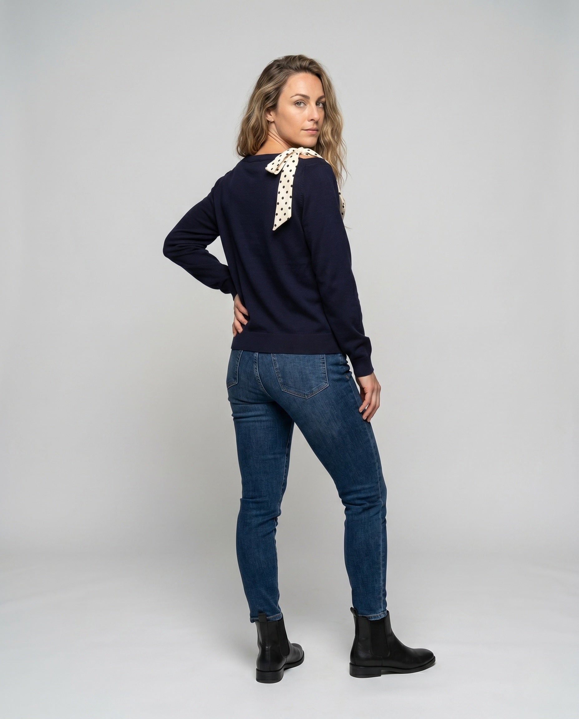 Product 15659617648970 - back_view