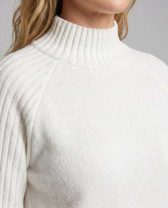 Product 15642550239562 - close_up_detail