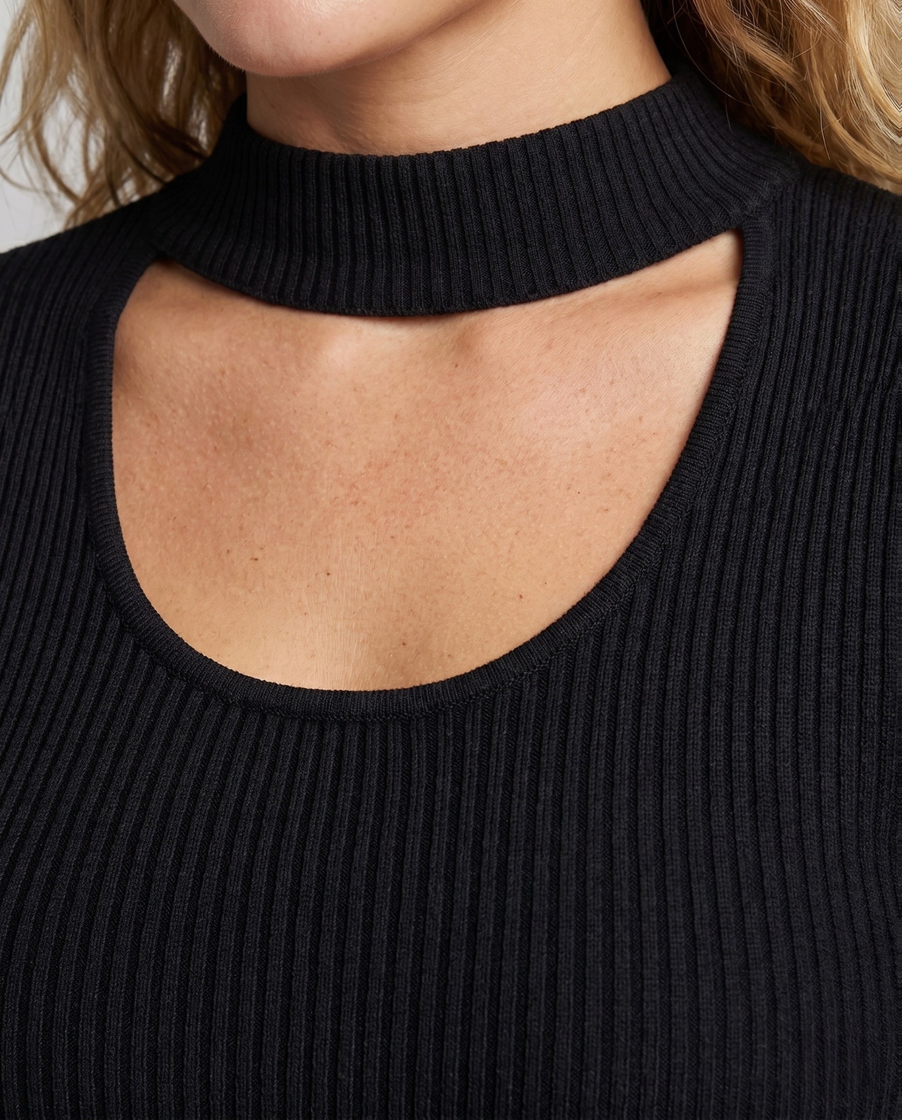 Product 15642567868746 - close_up_detail