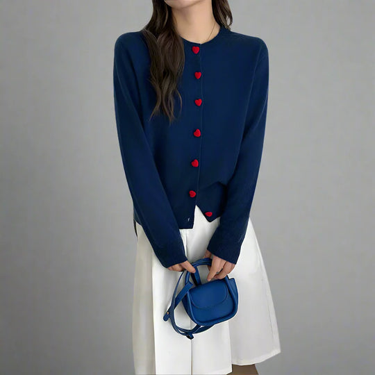 R&B | Kuschelige Strickjacke mit Herzknöpfen