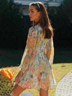 R&B | Bedrucktes Minikleid mit V-Ausschnitt und Spitze