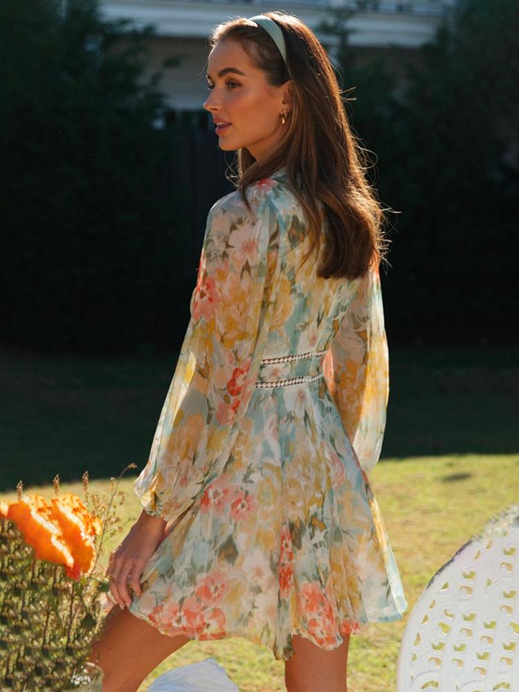 R&B | Bedrucktes Minikleid mit V-Ausschnitt und Spitze