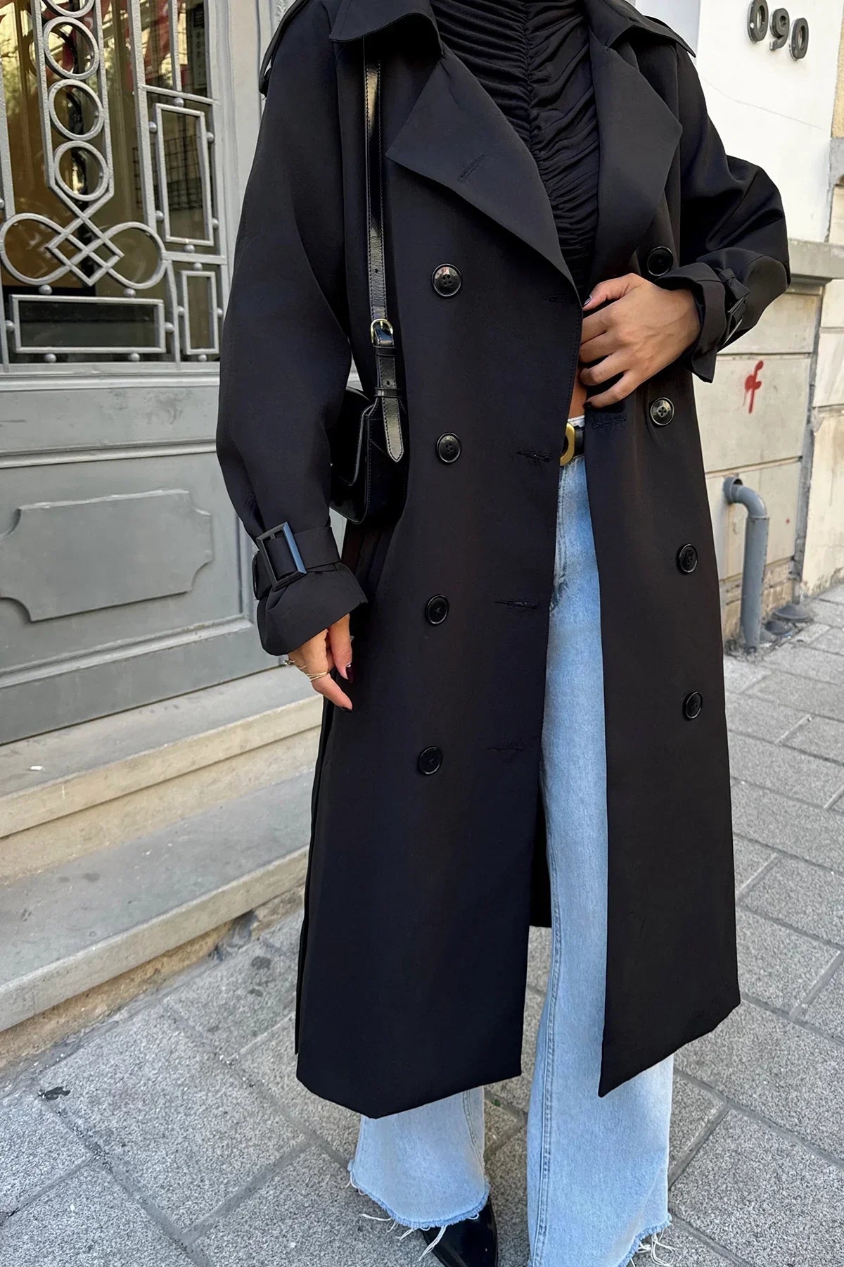 R&B | Schwarzer Trenchcoat Im Eleganten Design für Damen