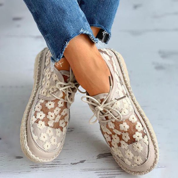 Orthopädisch, stilvoll und luftig | Schuh mit Blumendruck