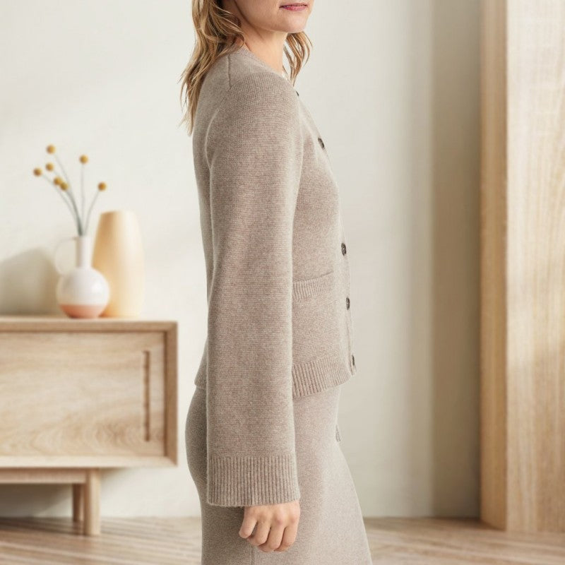 R&B | Superweiche Strickjacke mit Knöpfen