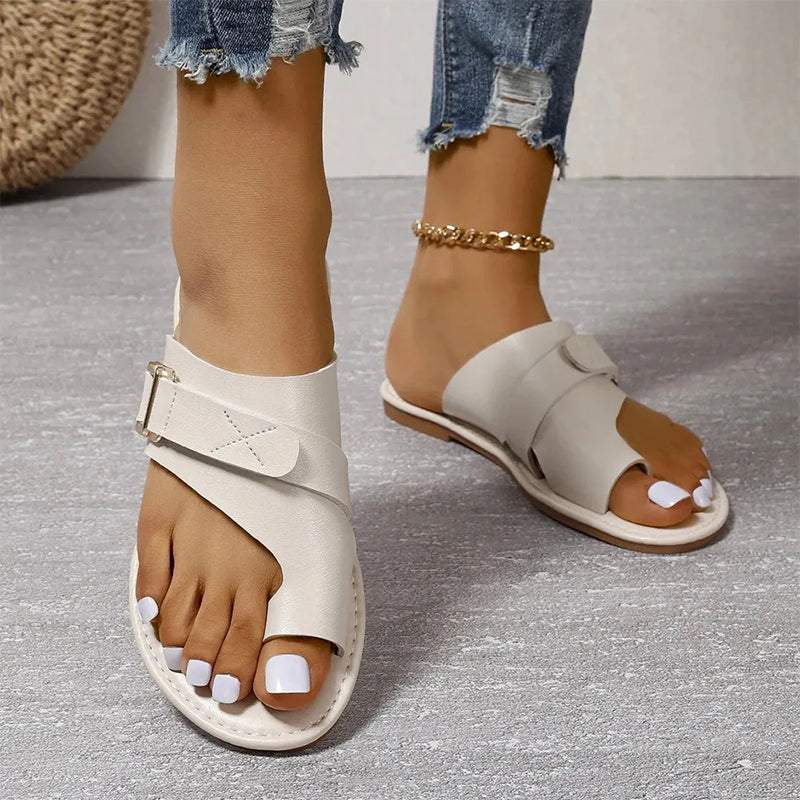 R&B | Stylische Flache Zehentrenner Sandalen für Einen Trendigen Look
