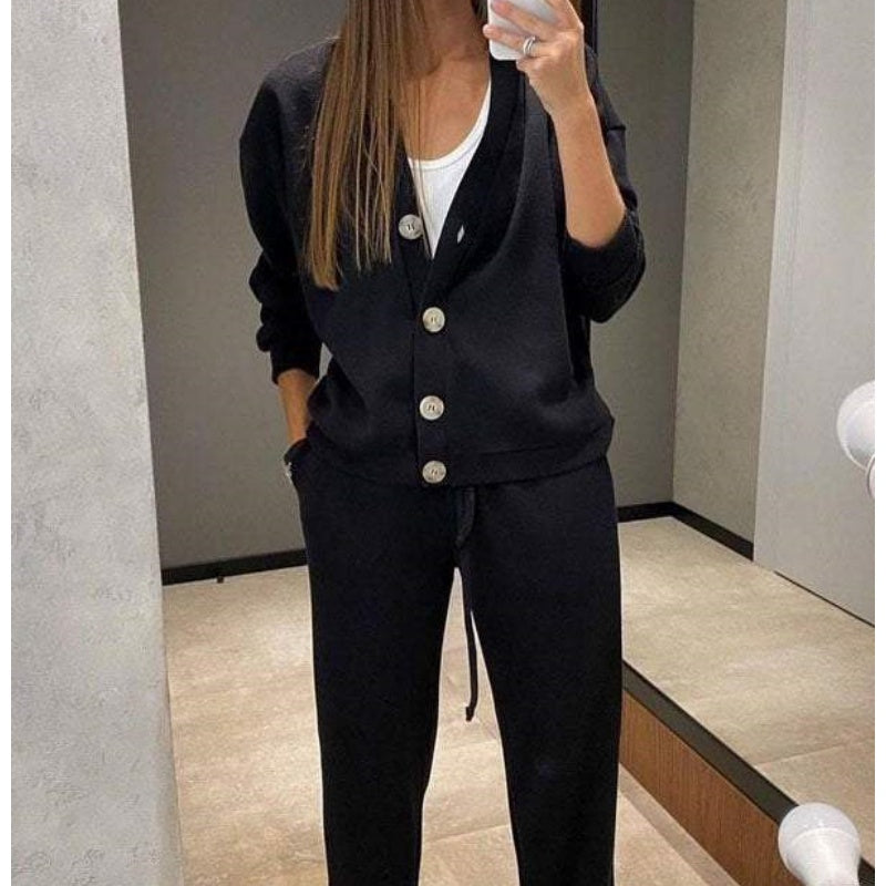 R&B | Zweiteilig: Strickjacke mit Knopfleiste und passender Hose