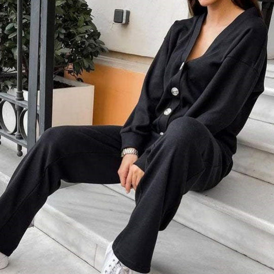 R&B | Zweiteilig: Strickjacke mit Knopfleiste und passender Hose