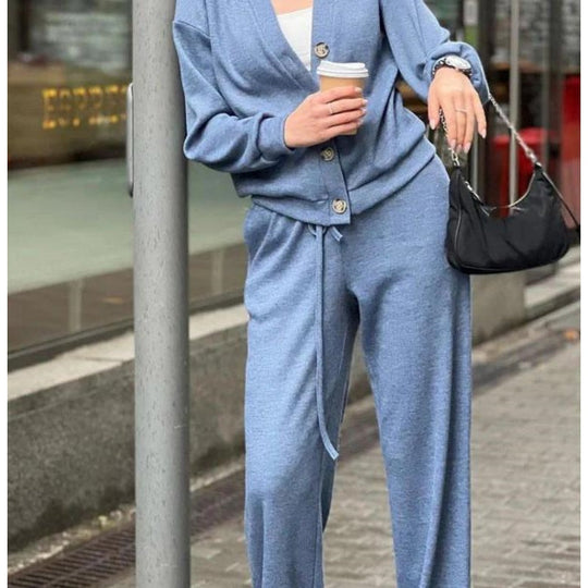 R&B | Zweiteilig: Strickjacke mit Knopfleiste und passender Hose