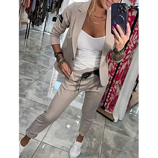 R&B | 2-Teiliges Set Bestehend aus Einem Lässigen Blazer und Einer Hose