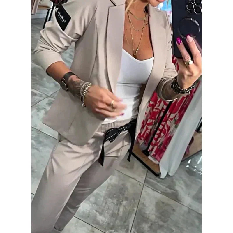 R&B | 2-Teiliges Set Bestehend aus Einem Lässigen Blazer und Einer Hose