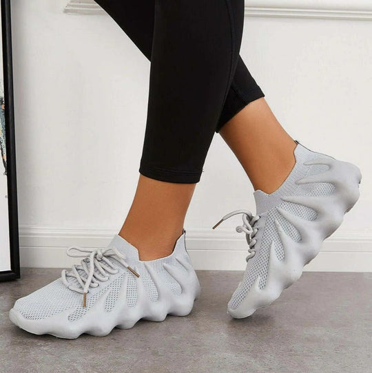 stylische Turnschuhe R&B