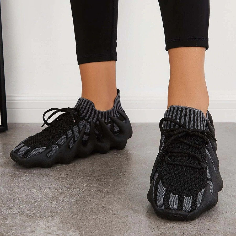 stylische Turnschuhe R&B