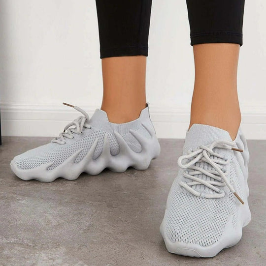 stylische Turnschuhe R&B