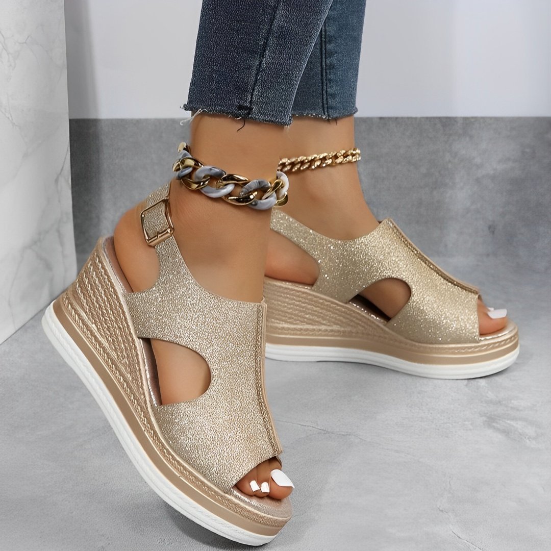 R&B | Elegante, LanglR&Bige sandalen mit Einem Eleganten Schnallenriemen