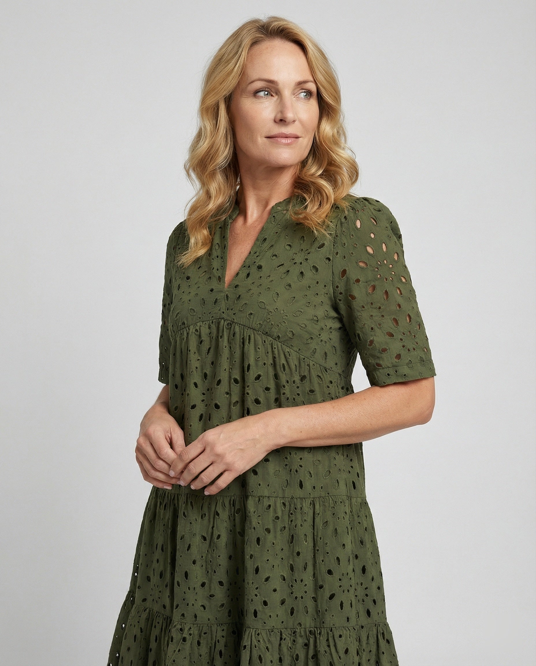Freizeitkleid Damen mit Lochmuster