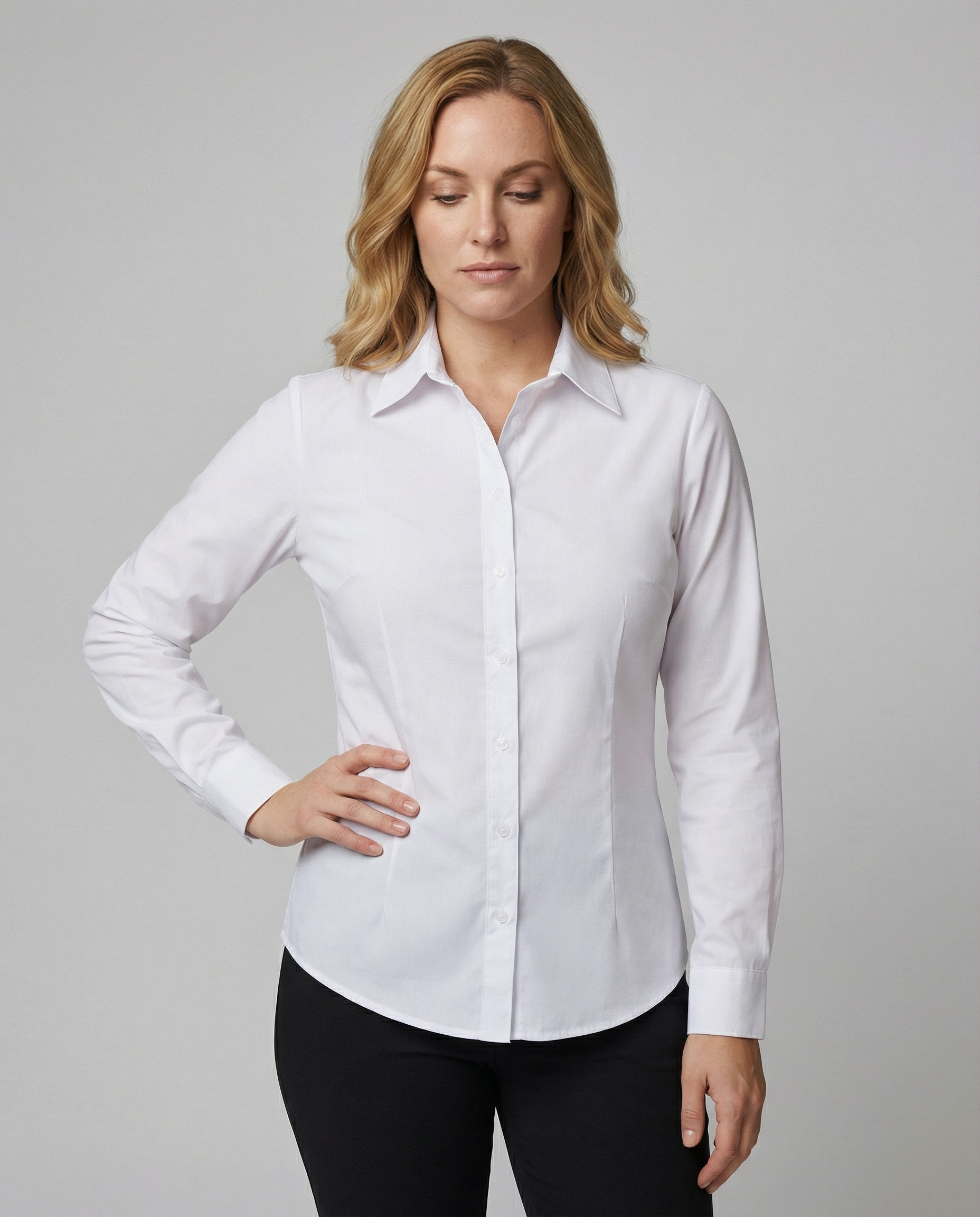 Hemdbluse Damen figurbetont mit Knopfdetails