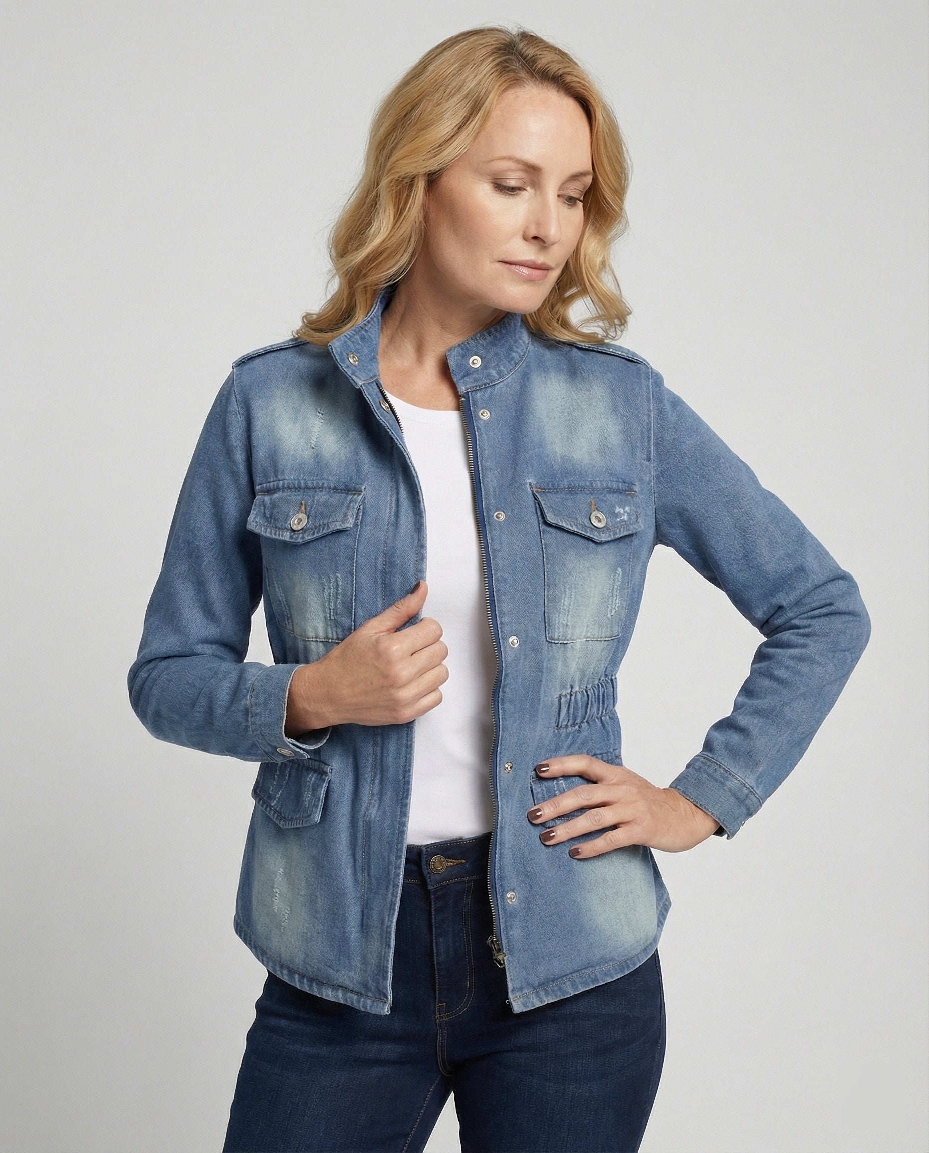 Damen Jeansjacke tailliert mit Taschen