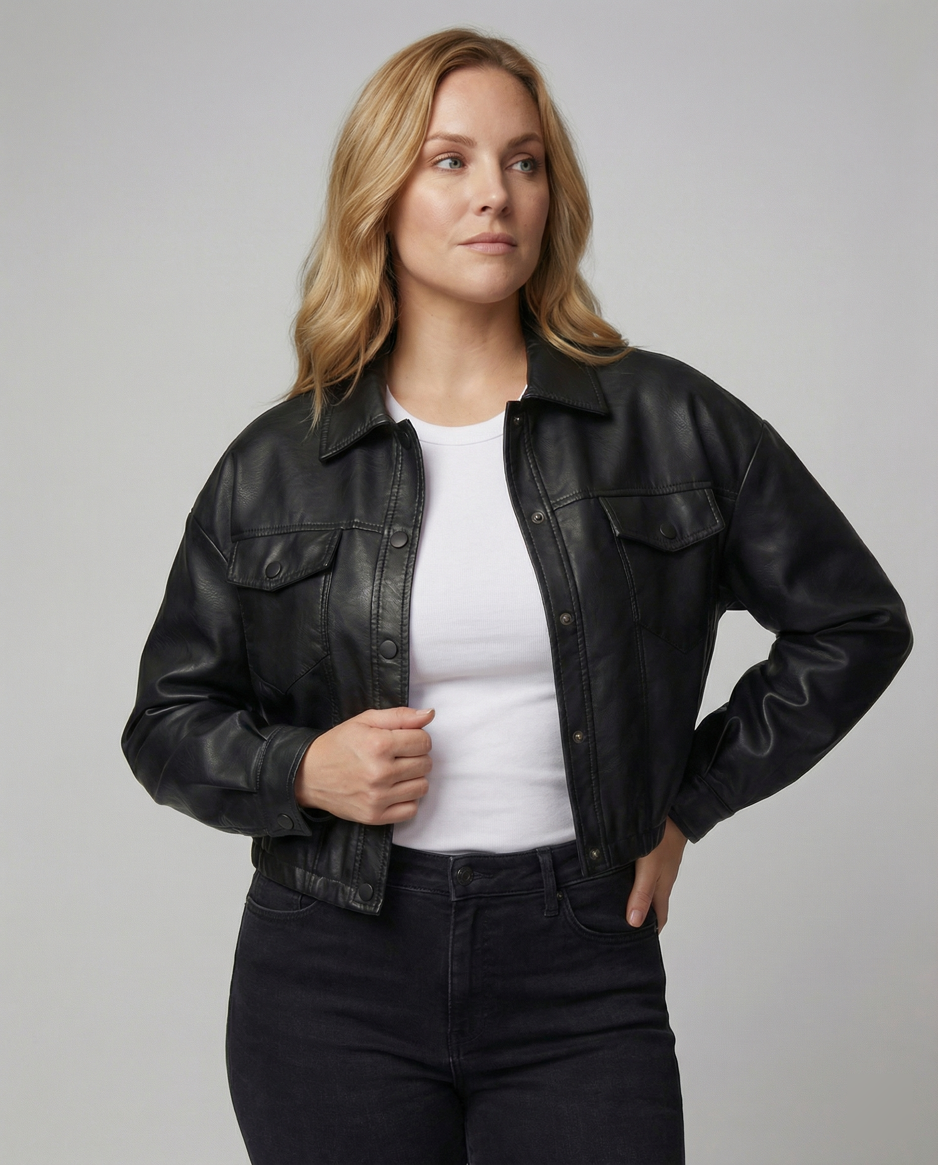 Übergangsjacke Damen schwarz cropped aus Kunstleder