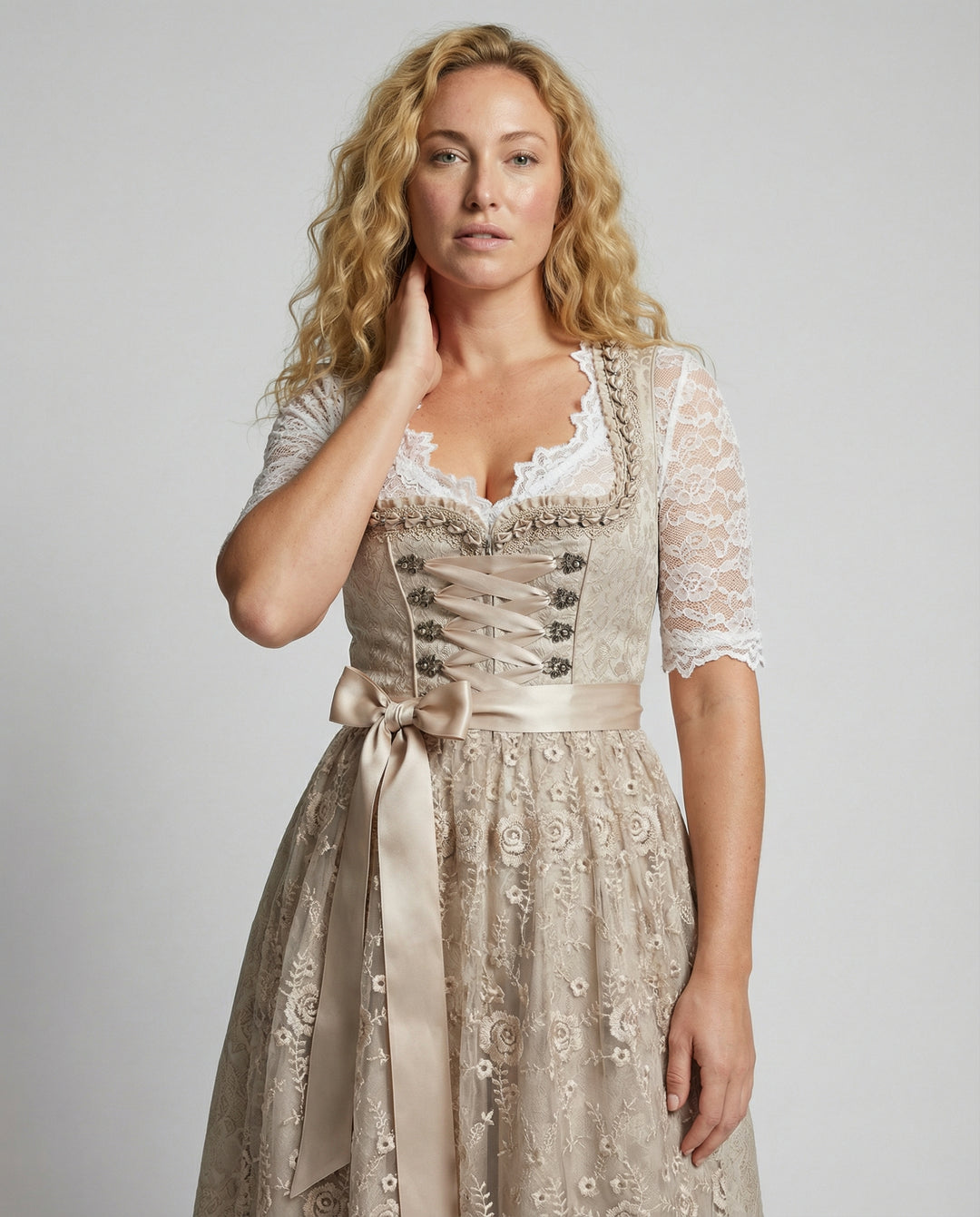 Traditionelles Dirndlkleid mit Schnürmieder für Oktoberfest | R&B