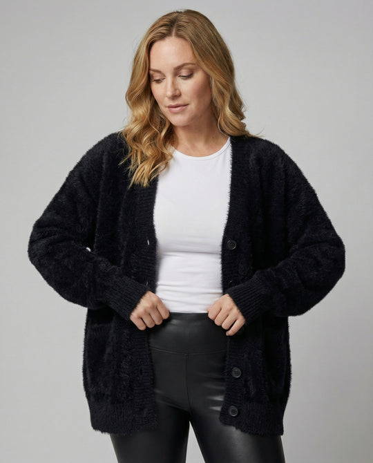 Strickjacke Damen flauschig mit tiefem V-Ausschnitt und Taschen