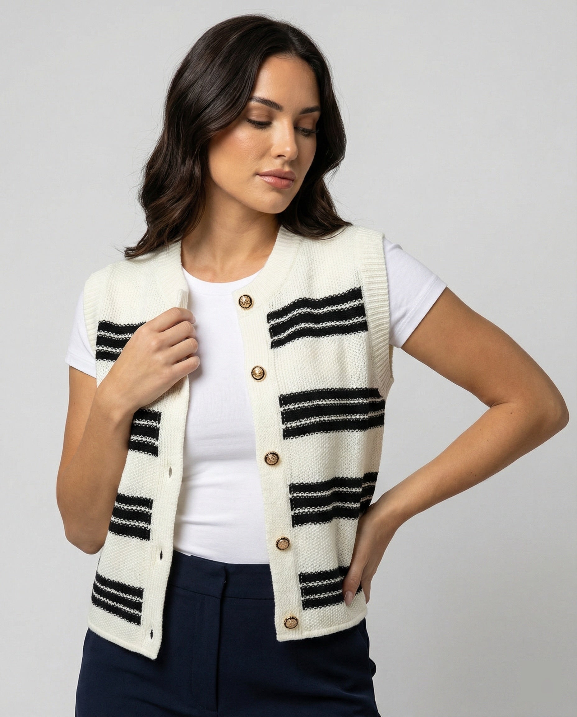 Strickjacke Damen ärmellos mit Knopfleiste und Streifen