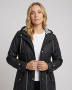 Wasserdichte Jacke mit Kapuze