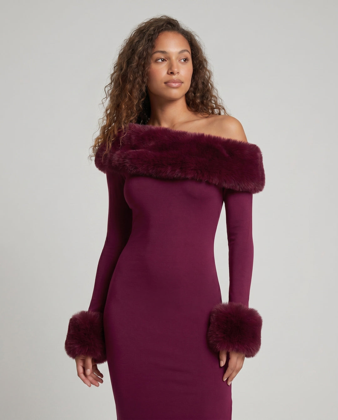 Damen Elegantes Langarm-Maxikleid mit abnehmbarem Pelzbesatz R&B