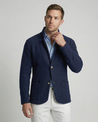 Herren elegante Strickjacke mit praktischem Schnitt und modischen Details