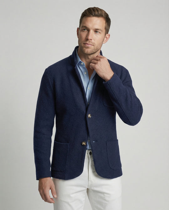 Herren elegante Strickjacke mit praktischem Schnitt und modischen Details
