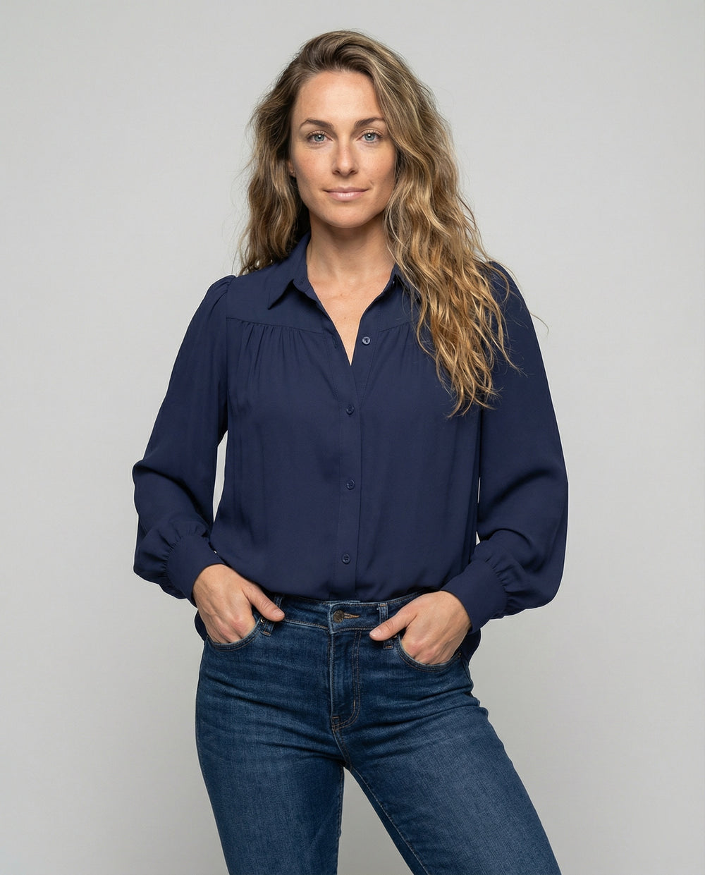 Damen Bluse mit voluminösen Ärmeln und eleganten Rüschendetails R&B