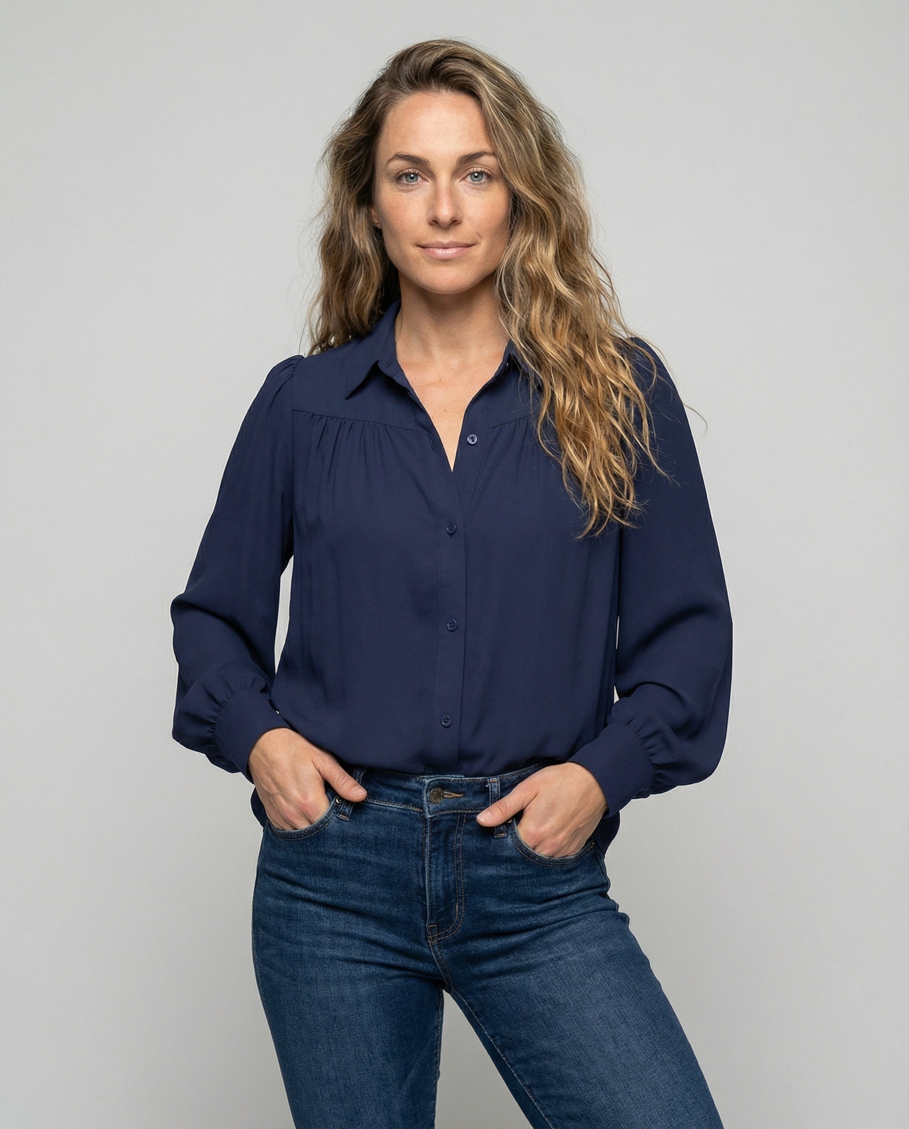 Damen Bluse mit voluminösen Ärmeln und eleganten Rüschendetails R&B